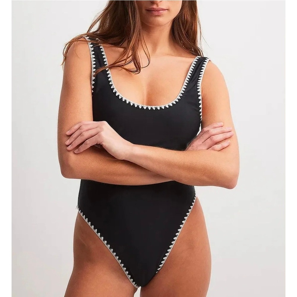 W.T.I. Design Classic Crochet Trim One Piece Swimsuit Black XL New No Tags